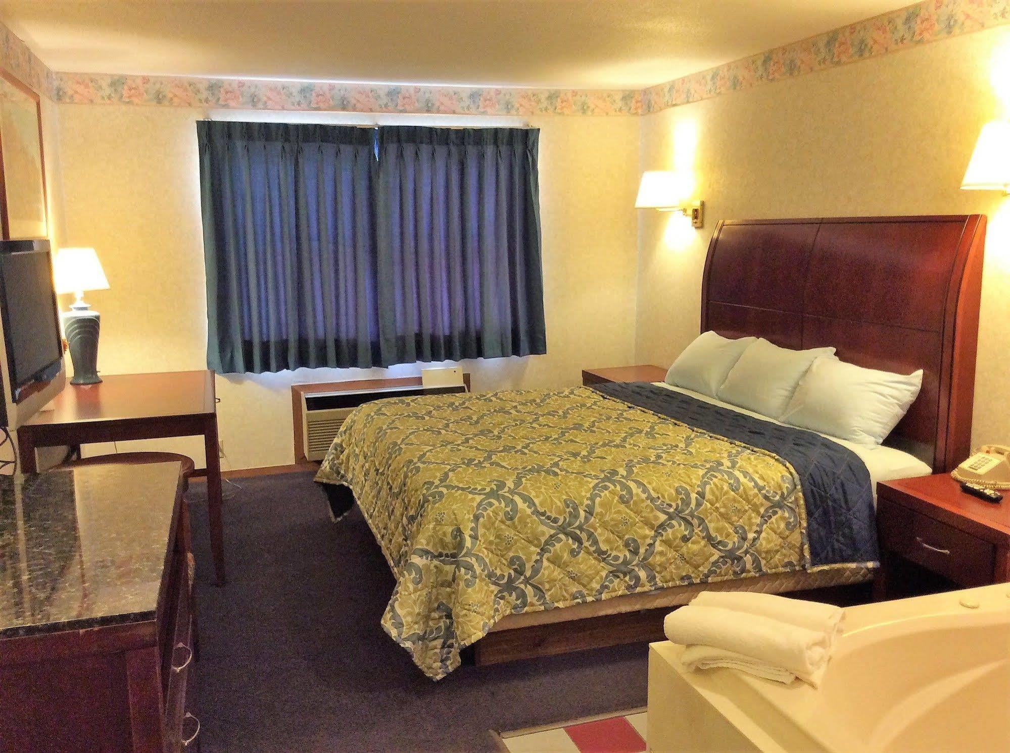 Americas Best Value Inn Of Decatur Exterior photo